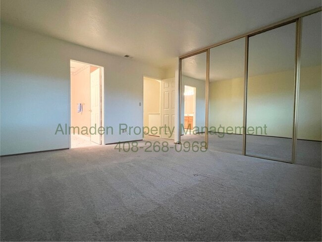 Building Photo - Almaden Townhome in Great Location! Pets N...