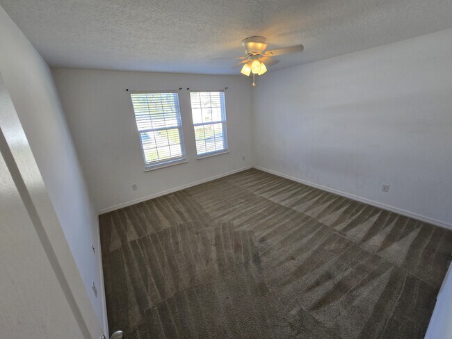 Building Photo - 127 Cedar Cir Dr