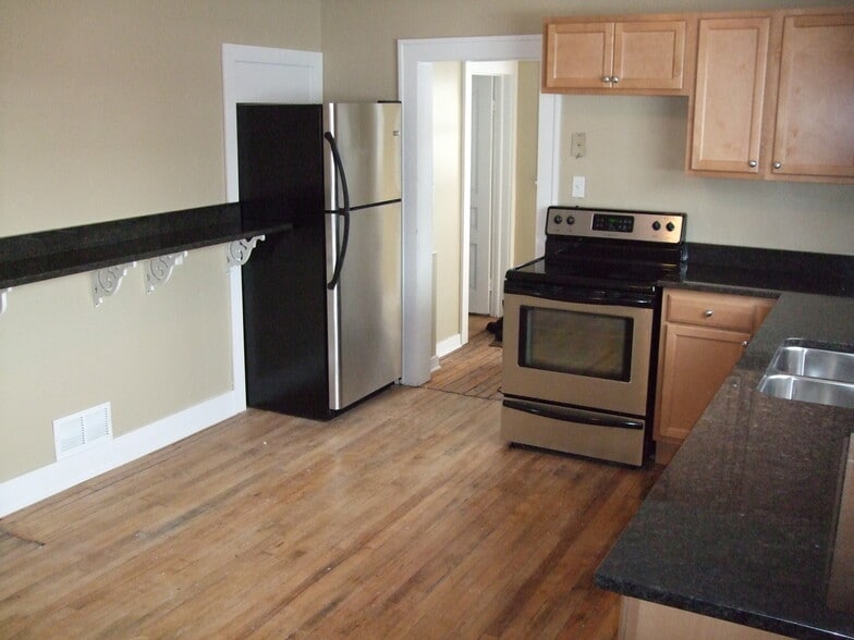 Kitchen 2 - 201 Fuller Ave NE