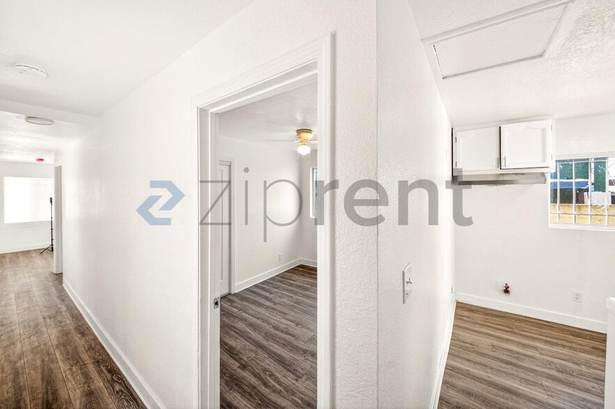 Building Photo - 1737 E 108th St