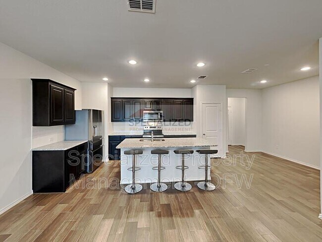 Building Photo - 453 Milverton Dr