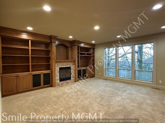 Building Photo - single house