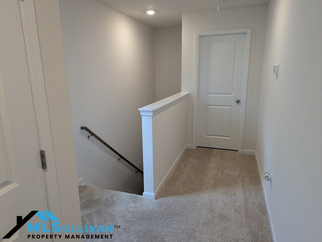 Building Photo - 2338 Lily Dr