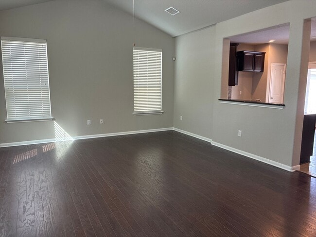 Building Photo - Beautiful 3BR 2.5BA Home w/ Community Pools and Trails • Granite Counters • Detached 2-Car in  Tu...