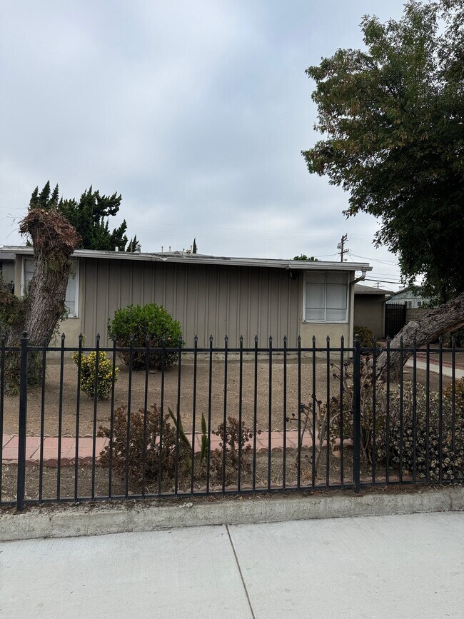 Building Photo - 14259 Roscoe Blvd