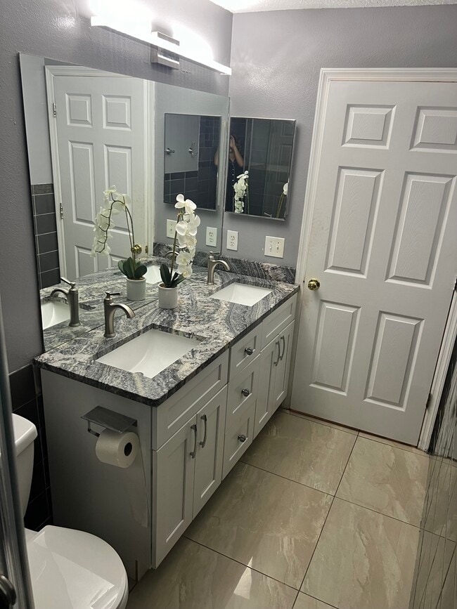 Building Photo - 1420 Alexander Way