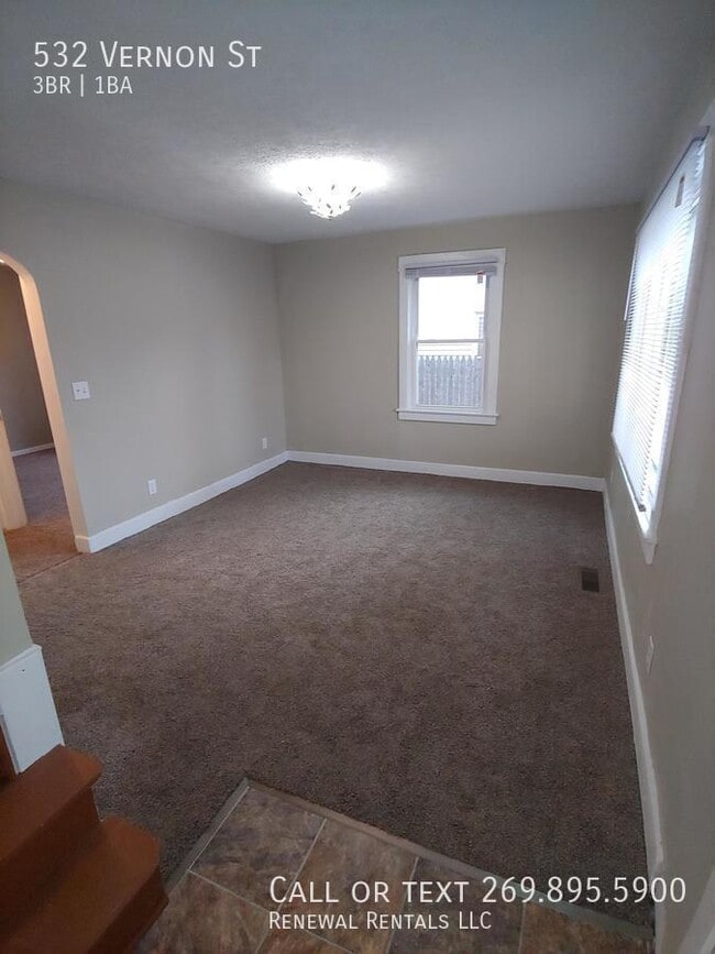 Building Photo - 532 Vernon St