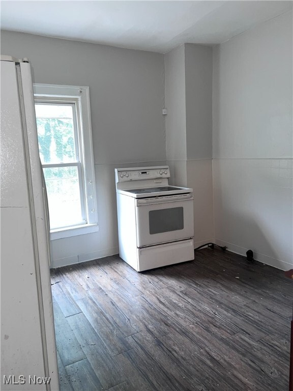 Building Photo - 2920 E 111th St