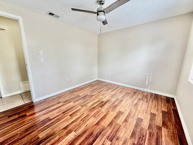 Building Photo - 123 Loblolly Ct