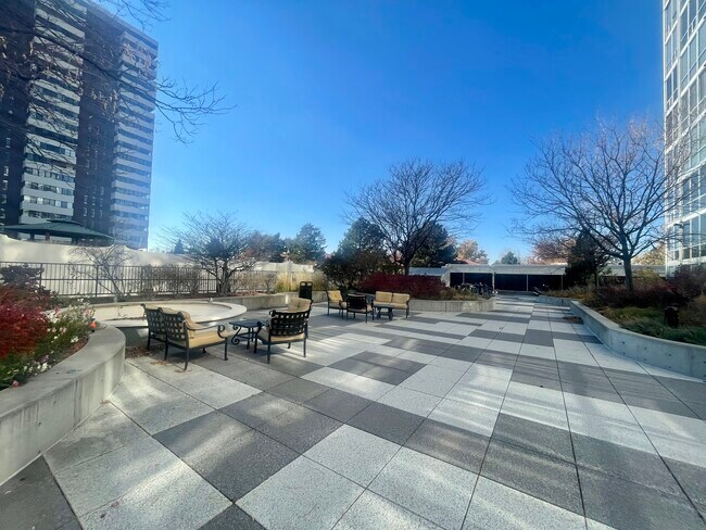 Building Photo - 3100 E Cherry Creek South Dr