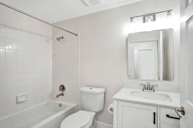 Building Photo - 5033 S La Sedona Cir