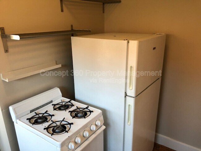 Building Photo - 1144 E Appleton St