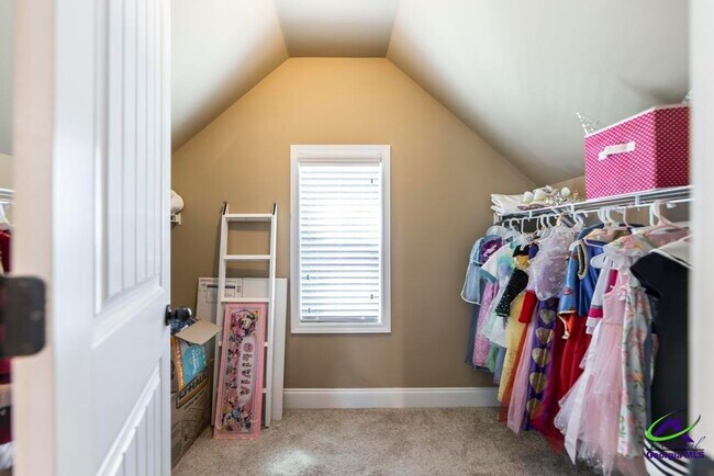 Building Photo - 105 Regency Ct