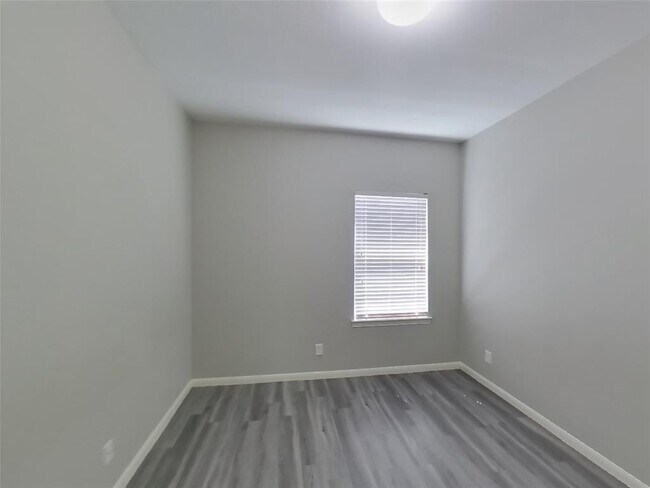 Building Photo - 6103 Coleus St