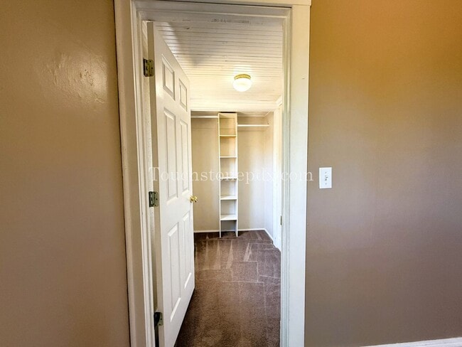 Building Photo - Contemporary 2 BD | 1 BA Home w/ Private B...