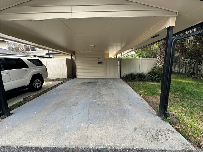 Building Photo - 1817 Townhall Ln