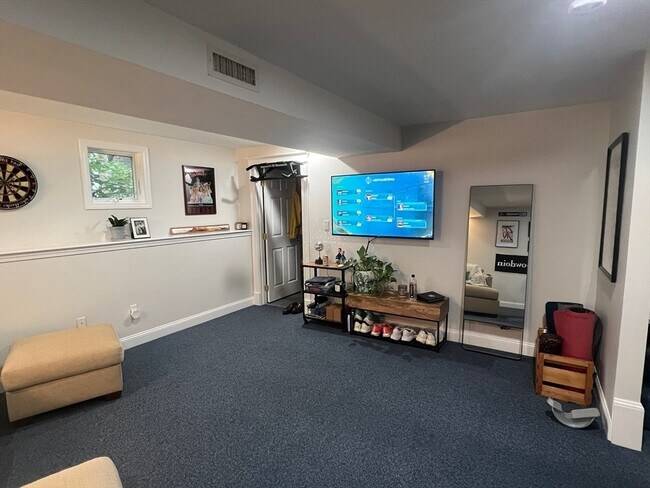 Building Photo - 117 Sutherland Rd