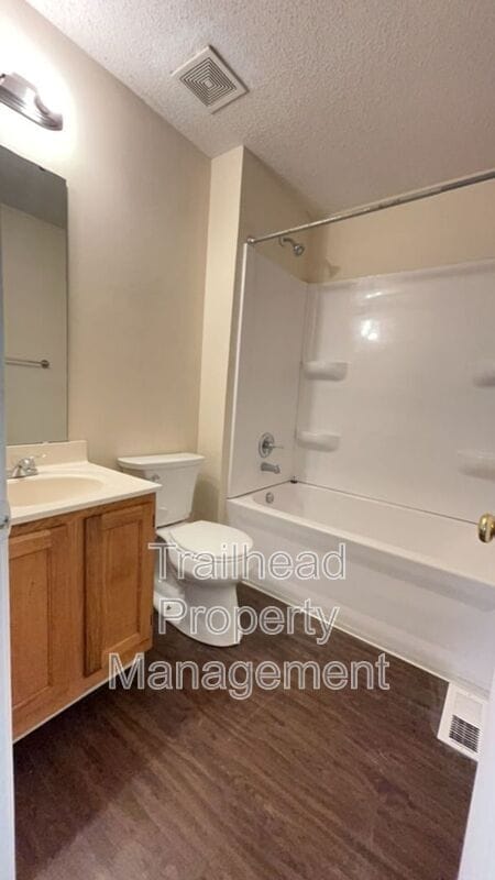 Building Photo - 18231 East 12th Terrace N