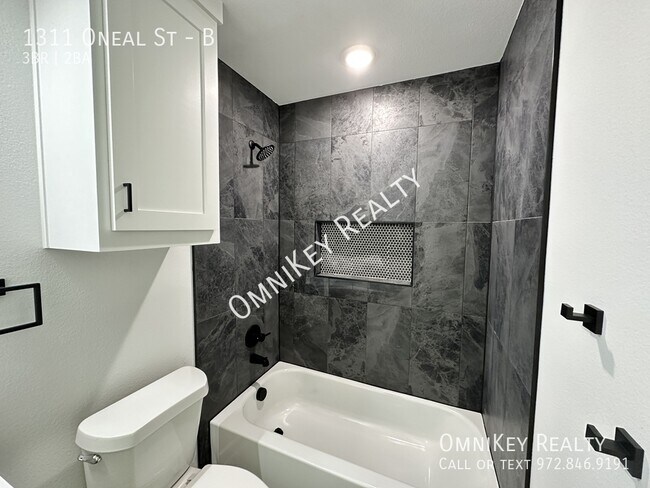 Building Photo - 1311 Oneal St