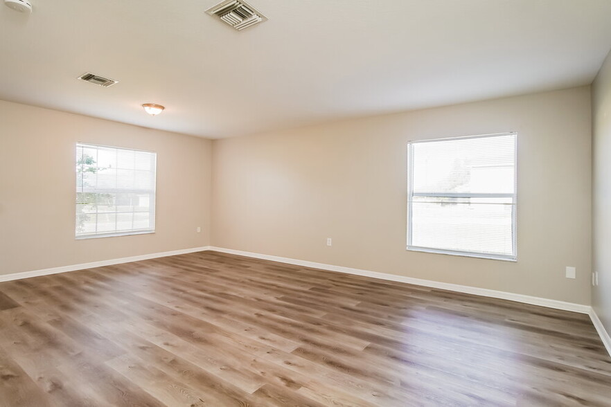 Building Photo - 1401 Punta Gorda Dr