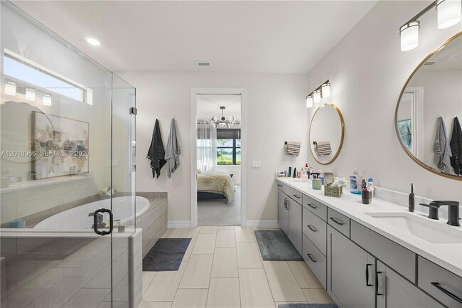 Building Photo - 4549 Pinehurst Trl W