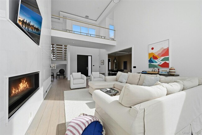 Building Photo - 43 Smugglers Path