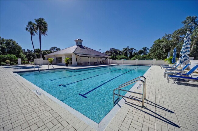 Building Photo - "Luxurious 3-Bedroom Bradenton Retreat with Granite Elegance & Guest Suite -