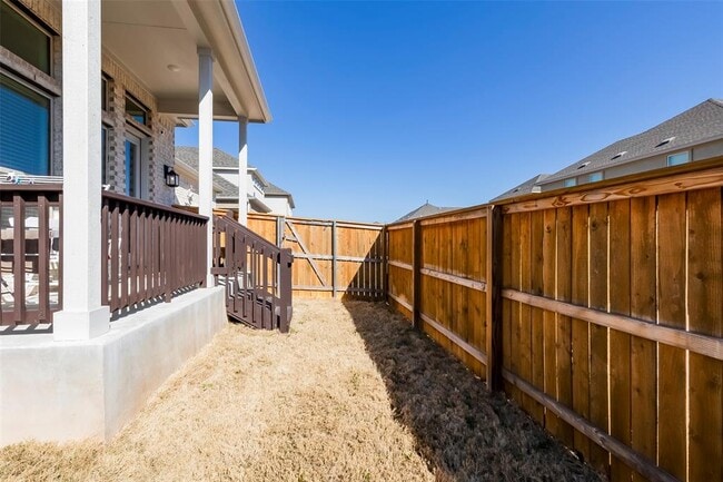 Building Photo - 2824 Stone Branch Dr