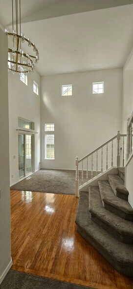 Building Photo - 15303 NW Blakely Ln