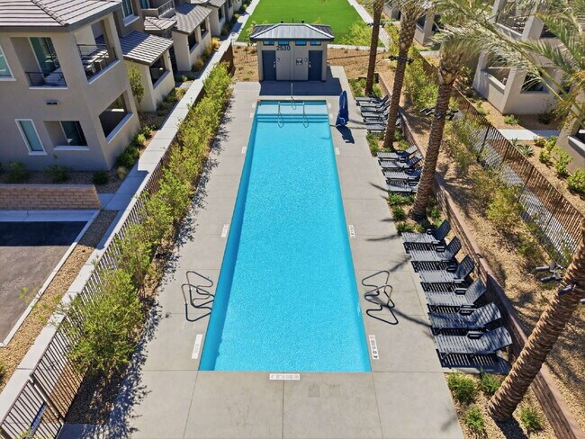 Building Photo - Experience refined living in this beautifully appointed 3-bedroom, 2.5-bathroom townhome spanning...