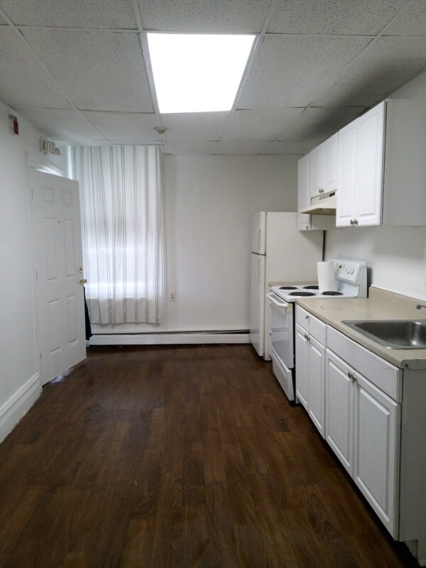 Building Photo - 524 E Lincoln Hwy