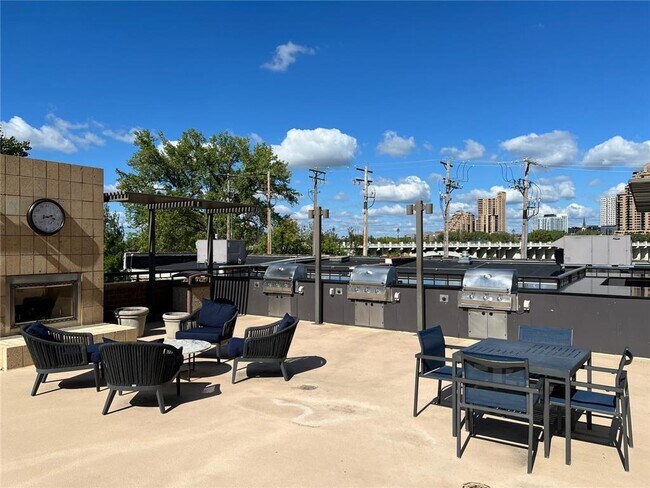 Building Photo - 401 S 1st St