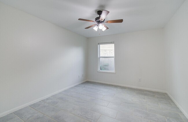Building Photo - 4639 Regal Shadow Ln