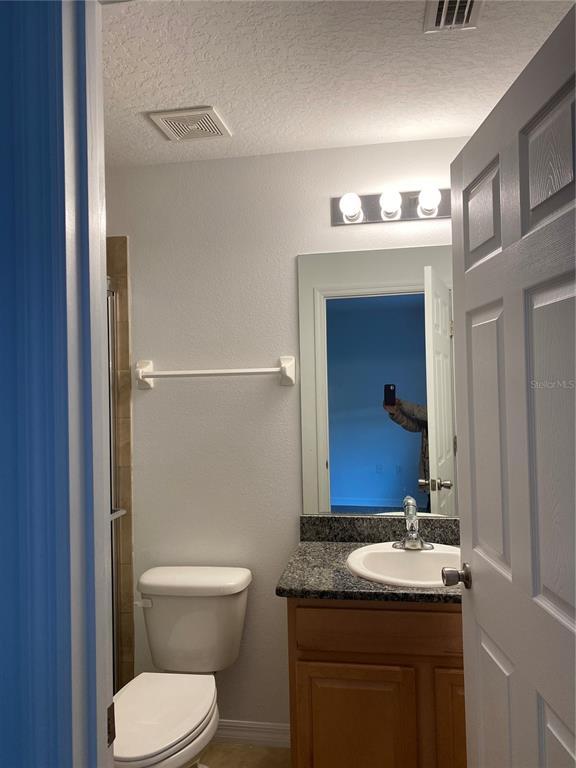 Building Photo - 6 Wood Amber Ln