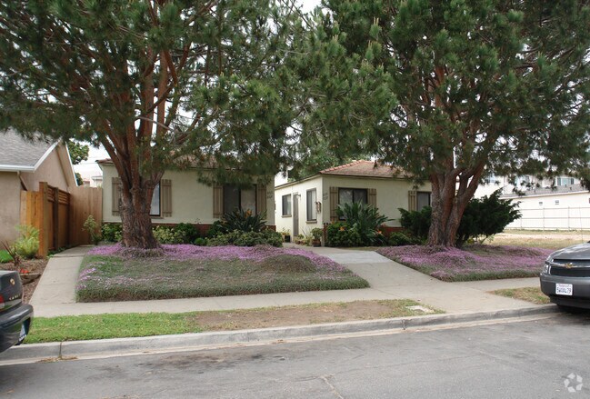 Primary Photo - 866-872 Agate St