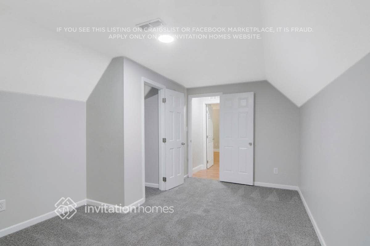 Building Photo - 7413 Laketree Dr