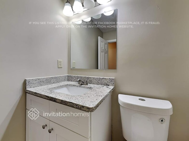 Building Photo - 2461 Sherrie Ln SW