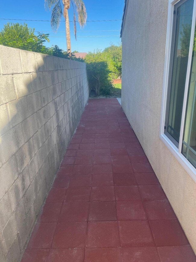 Building Photo - 30750 Avenida Juarez