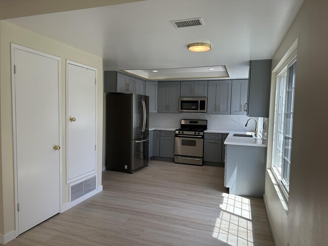 Building Photo - 306 Dolores Cir