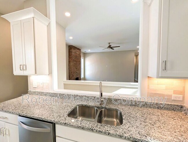 Building Photo - 1958 Bonnycastle Ave