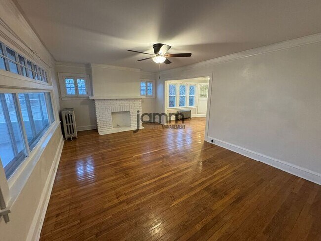 Building Photo - 12611 Franklin Blvd