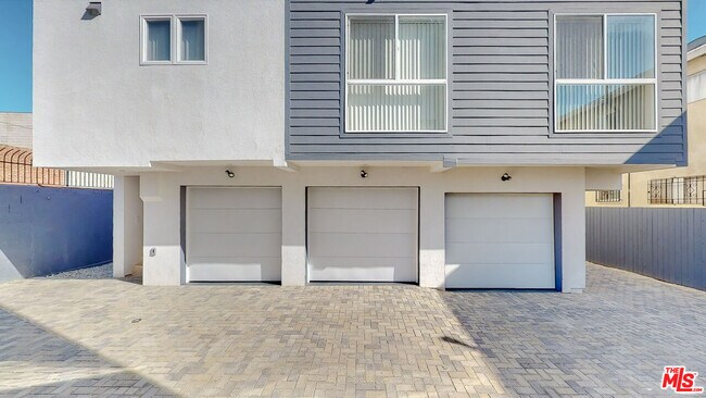 Building Photo - 252 Rosemont Ave