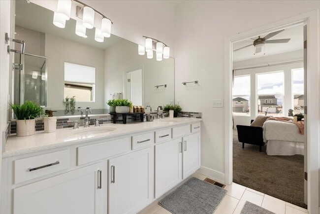 Building Photo - 6602 Enclave Vista Loop