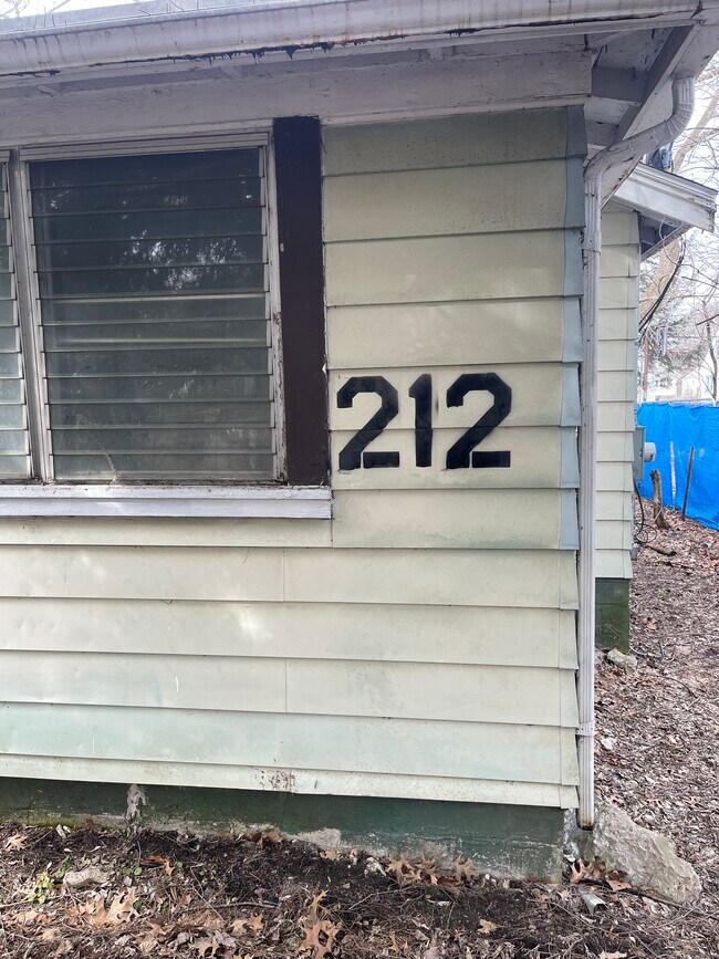 Building Photo - 212 N Horace Ave