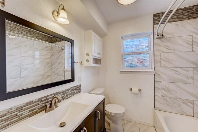 Building Photo - 2600 SW 78th St