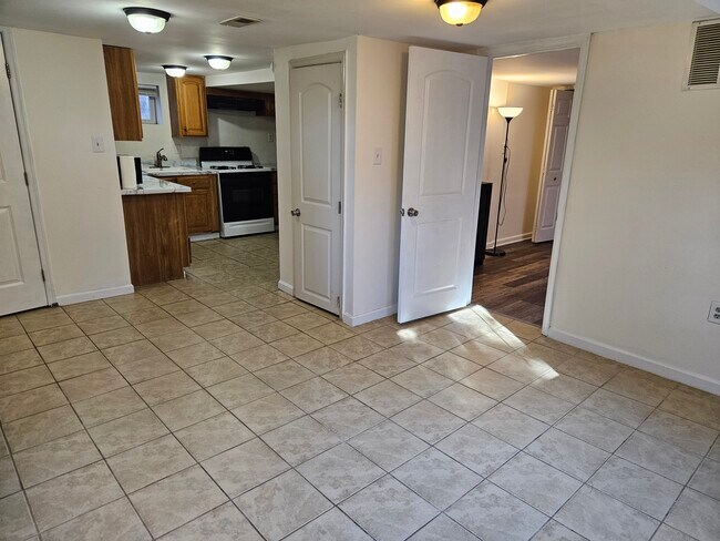 Building Photo - 2030 N Cleveland St