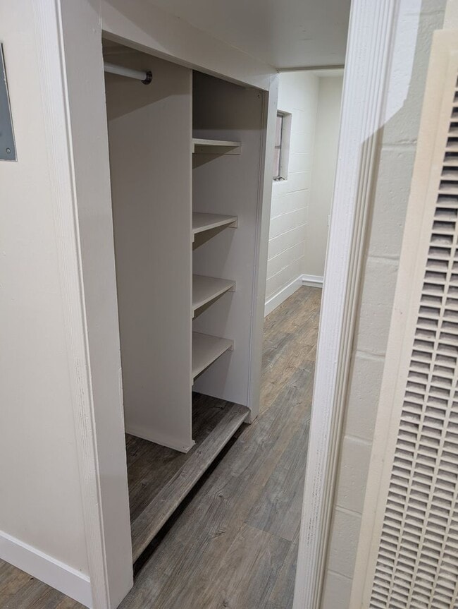 Building Photo - Two months free rent-Studio in Central Davis