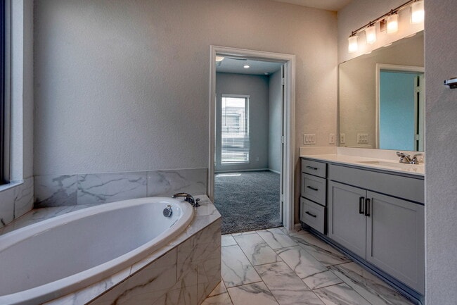 Building Photo - 125 Rangel Dr