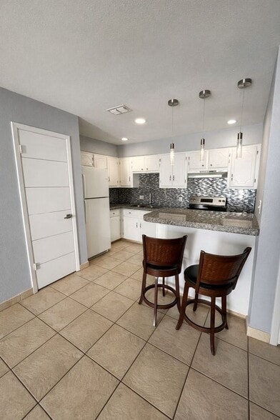 Building Photo - 312 Gastel Cir