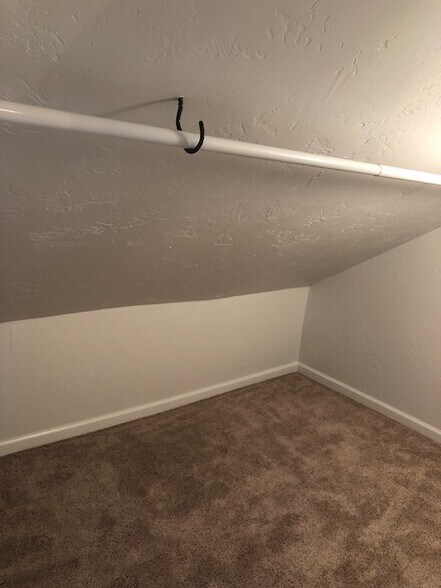 Building Photo - 1120 Manor Ave